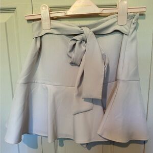 NEW WITH TAGS Zara light grey skort with tie on front and ruffle